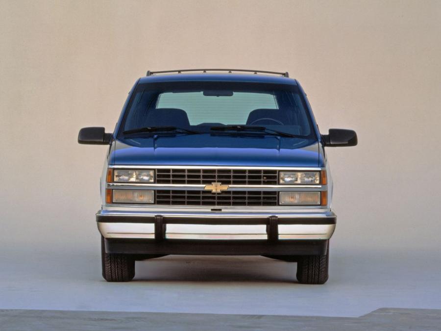  Chevrolet 1500 Suburban (GMT400) 1992 года  (фото 3 из 9)